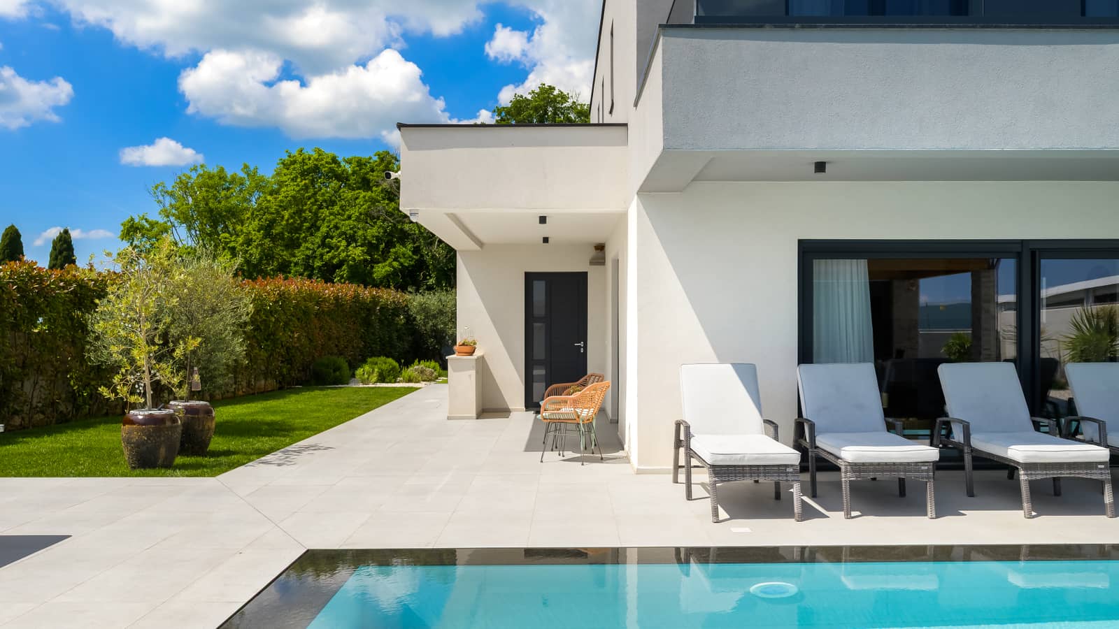 Hotel Thumbnail