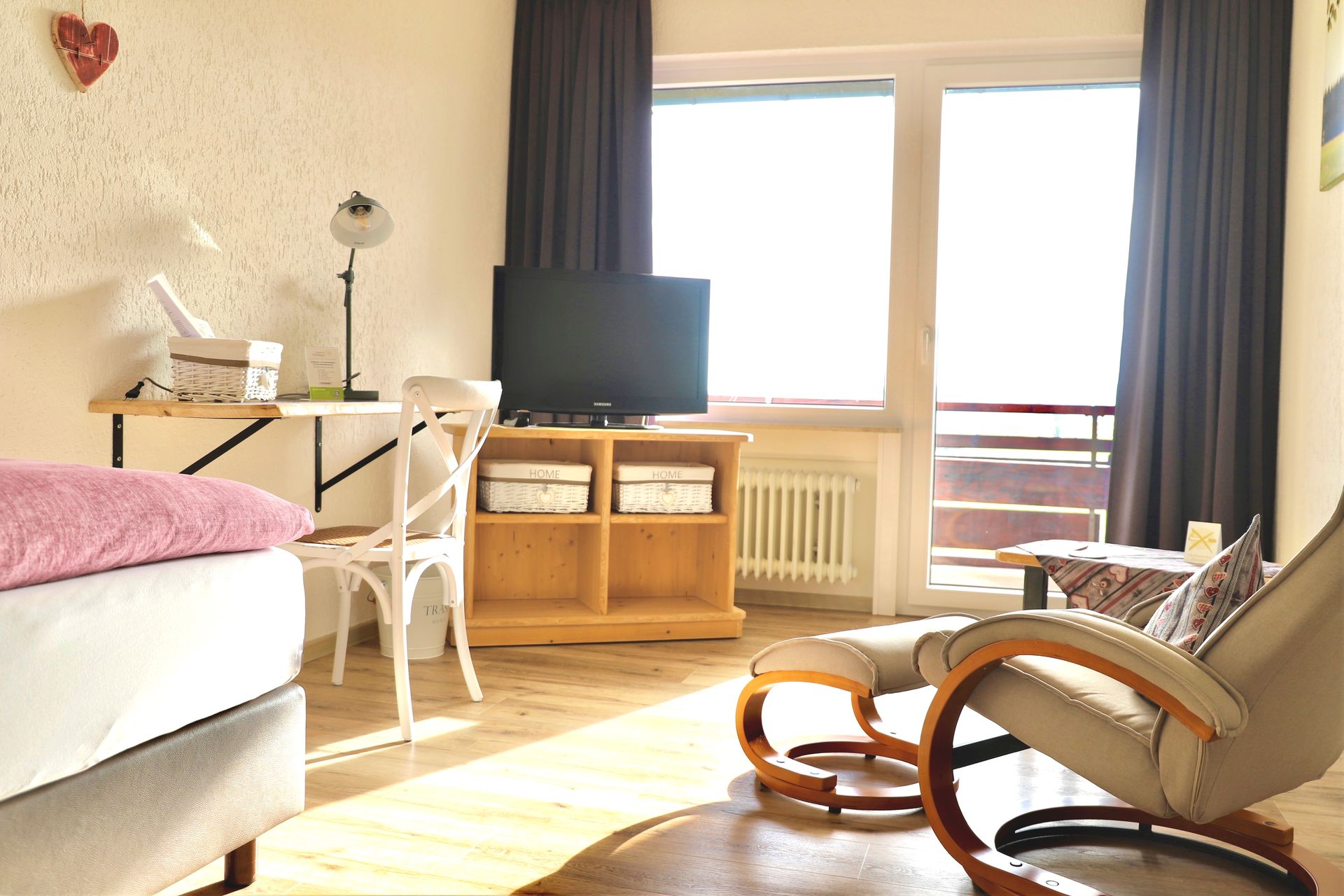 Einzelzimmer mit Balkon