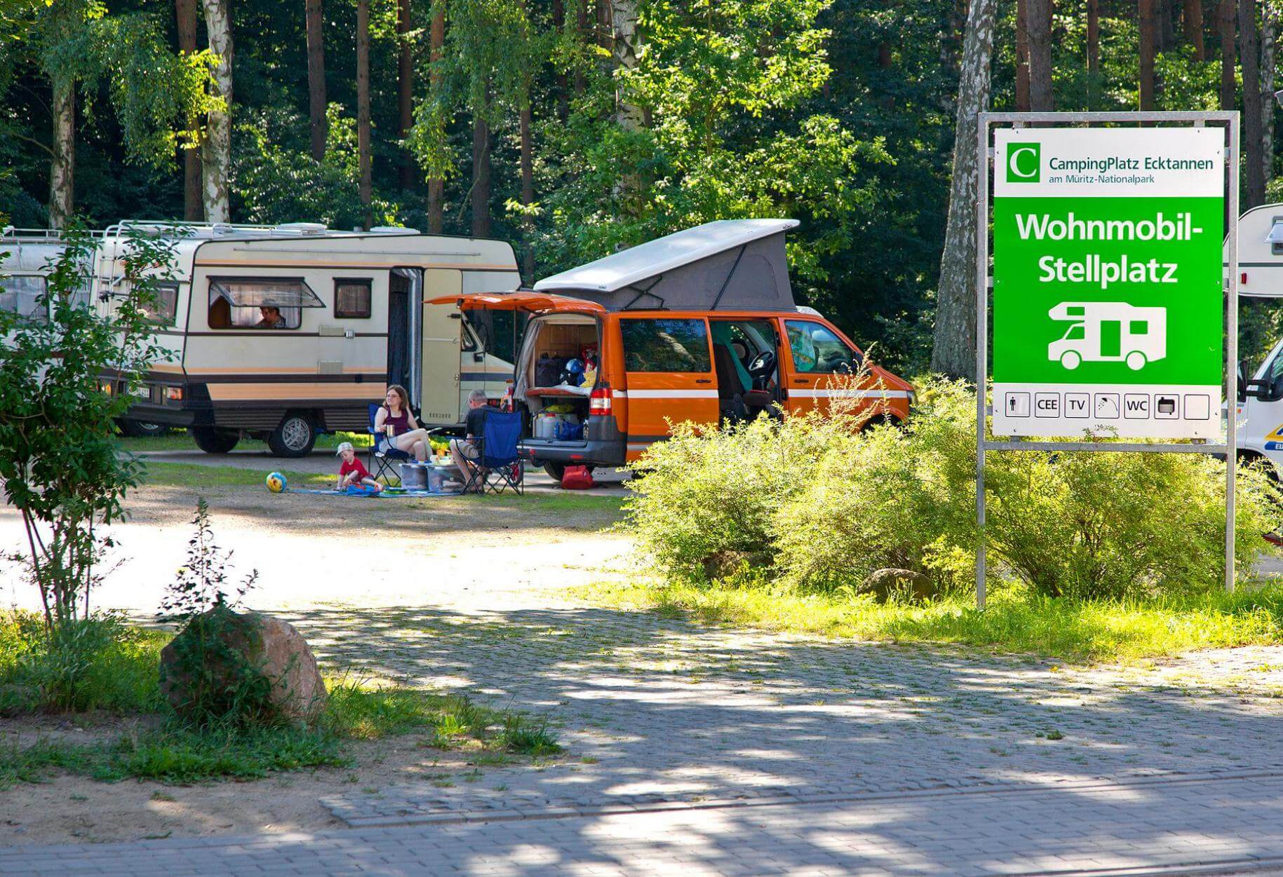 Wohnwagen mit PKW