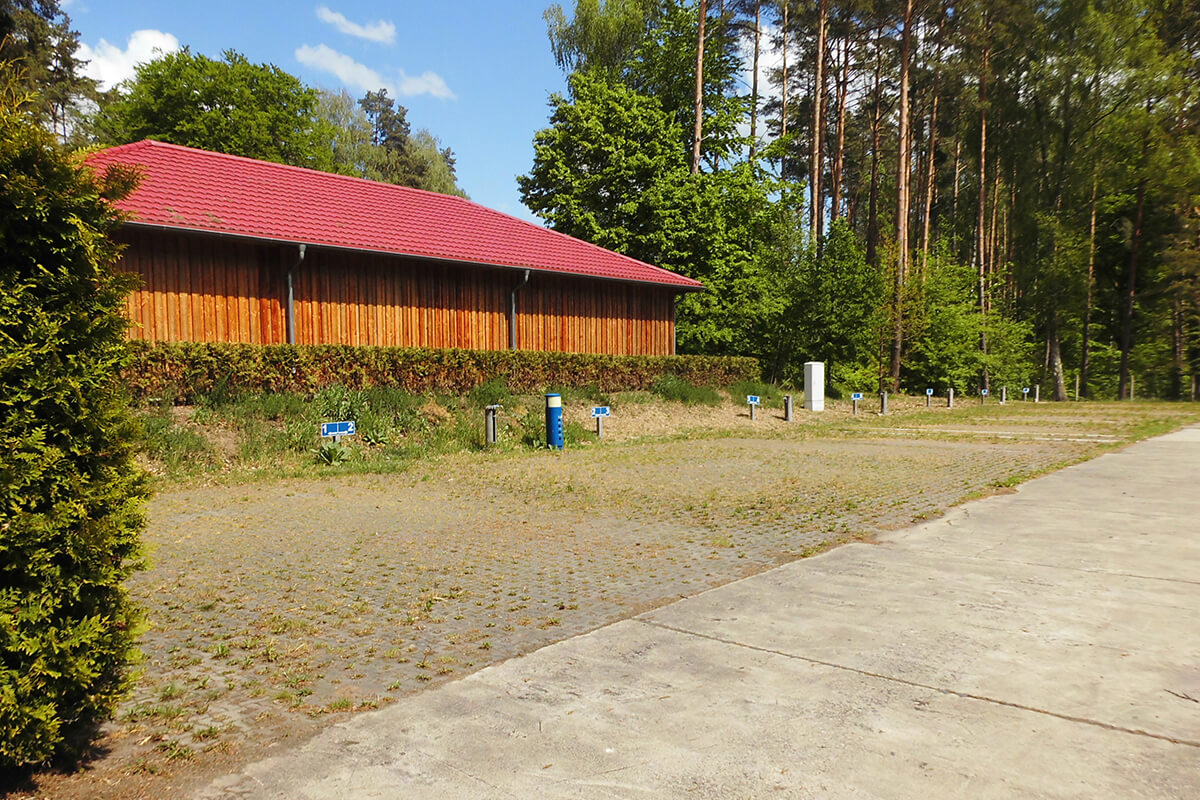 Wohnwagen mit PKW