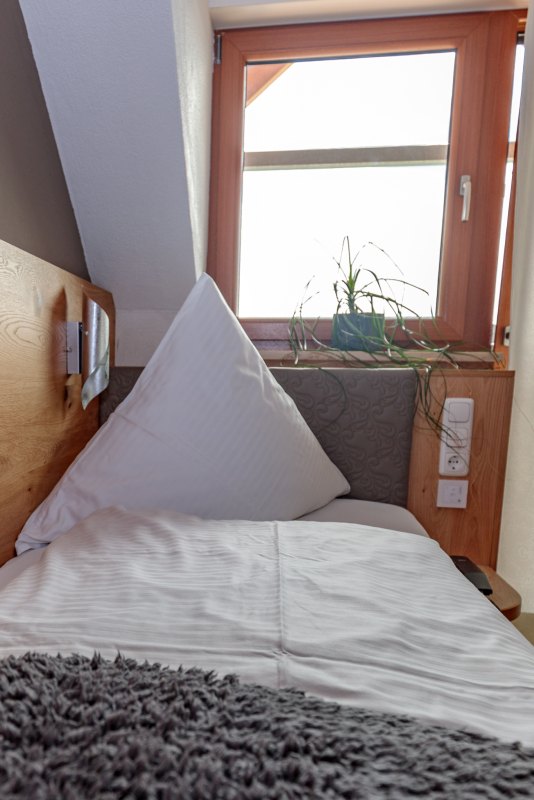 Einzelzimmer mit Balkon