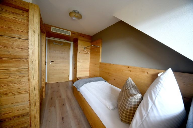Einzelzimmer mit Balkon
