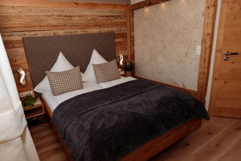 Doppelzimmer mit Balkon