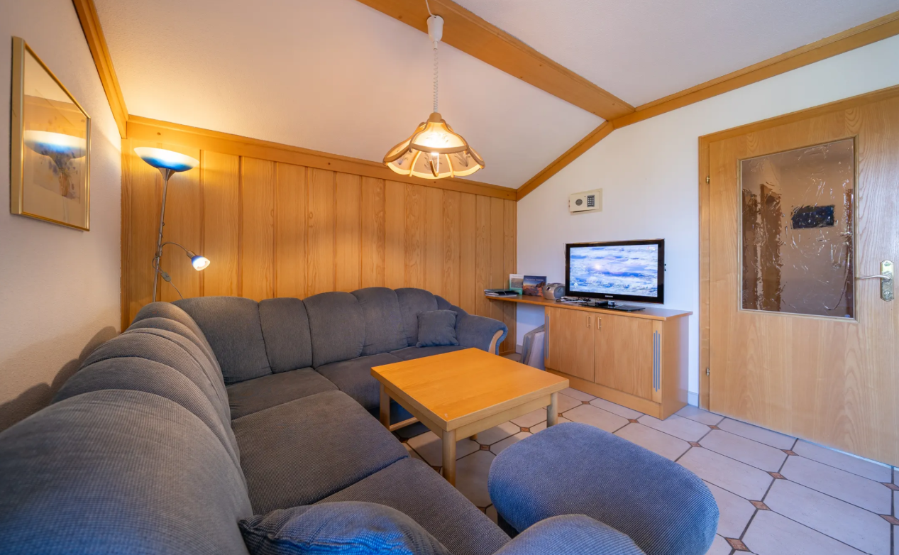 Ferienwohnung mit 2 Schlafzimmern und Balkon mit wundervollem Blick auf die Berge und ins Ennstal