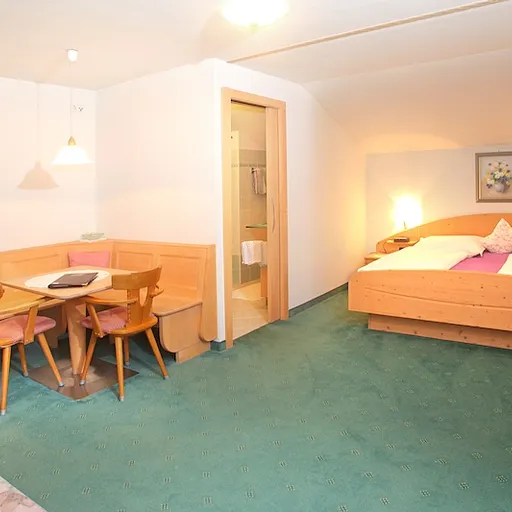 Familienzimmer mit Balkon