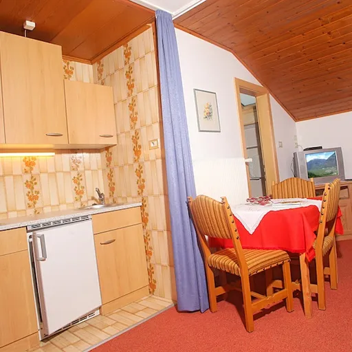 Familienzimmer mit Kochnische